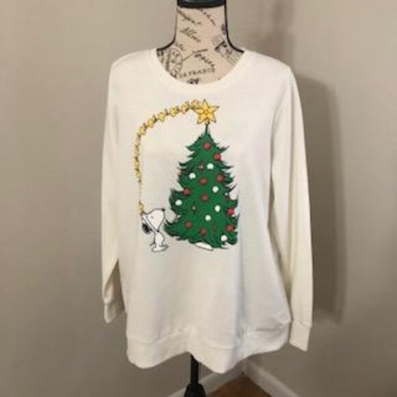 Peanuts Snoopy Cozy Fleece Christmas Tree White Sweatshirt. - Picture 1 of 16